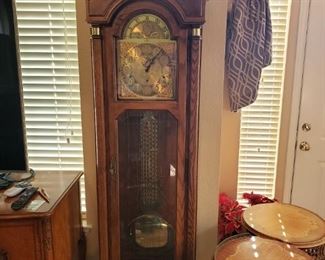 Lot 92 Fantastic Top of Line Howard Miller Clock 7.5 ft high Runs and chimes perfectly. Has silent mode. $600