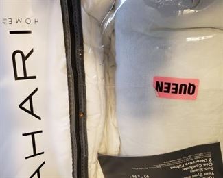 Lot 107 New Tahari Queen Bed Set Light Blue $40
