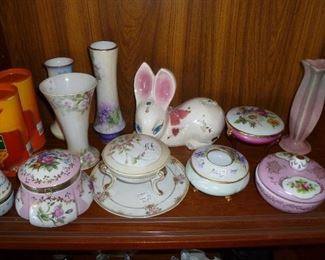 Dresser porcelains