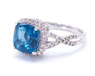 Breathtaking Sapphire and Diamond Estate Ring in White Gold
