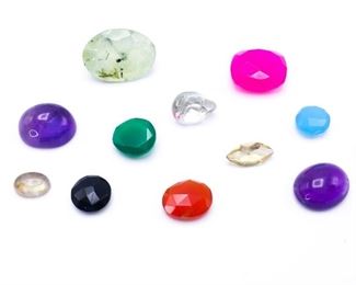 35+ Carats Loose Gemstones; Emerald, Labradorite, Amethyst, etc.