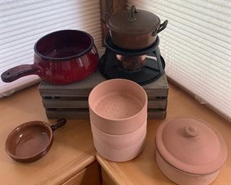 #100.      $30
Copper pot on warmer
Cookware items
7pcs