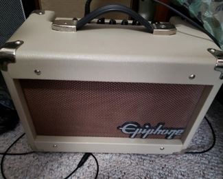 There is some great sound equipment at this sale 