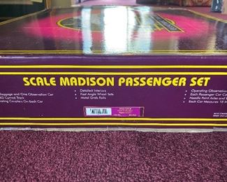 Scale Madison passenger set 
20-4021 
275