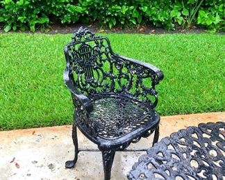 Robert Wood Foundry, Victorian-era cast iron outdoor table chairs