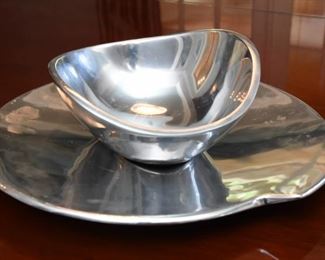 ITEM 26: Nambé Platter & Bowl $28
Platter diameter is 10.25", bowl is 7.5" diameter