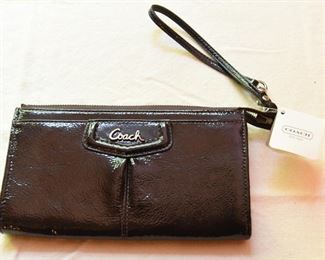 ITEM 98: Coach Patent Black Wristlet NWT $20