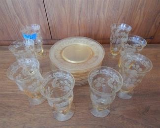 #32 - $5 - Depression Glass (8) Glasses and (11) Plates
