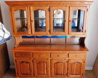 $750. OAK KITCHEN DISPLAY HUTCH AND BUFFET,  . Email us or call 512-954-3050 to buy it now or make an offer.