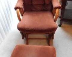 $50.  CUSHIONED GLIDER ROCKER WITH OTTOMAN.  VERY COMFORTABLE.  Email us or call 512-954-3050 to buy it now or make an offer.