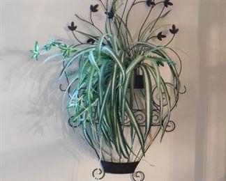 $20.  FAUX PLANT WALL HANGING.   Email us or call 512-954-3050 to buy it now or make an offer.