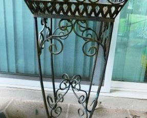 $20. METAL PLANT STAND.  29" TALL.