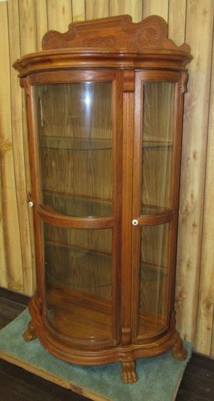Super Nice Oak Curio Cabinet w/Claw Feet, Glass Shelves, Top Crown & Lighted