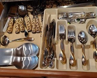 Amazonian Jaguar Carving Set plus Spoon and Fork Sets - Oneida Flatware set
