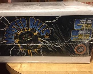 NEW Box of 2000 Paint Balls