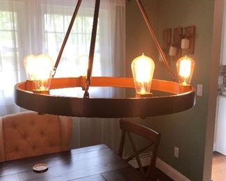 LIGHT FIXTURE WITH EDISON BULBS