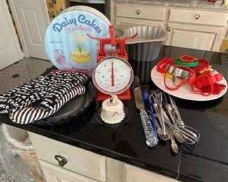 Baking Lot Including: American Kitchen Scale, Cake Sized Cupcake Pan, Oven Mitts, Crystal Handeled cake Knife, and Accessories ($25)