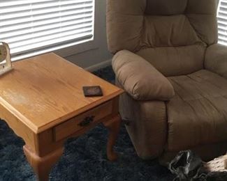 2nd LaZboy Recliner and table