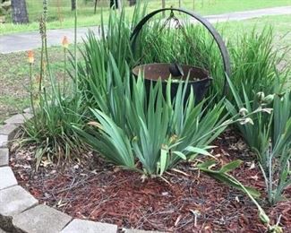 Vintage pot with stand