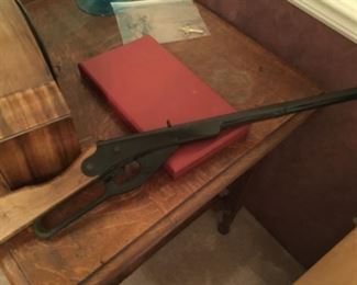 Daisy Buck bb rifle