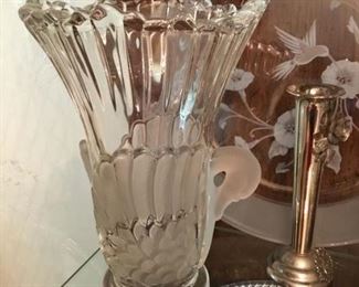 Swan vase