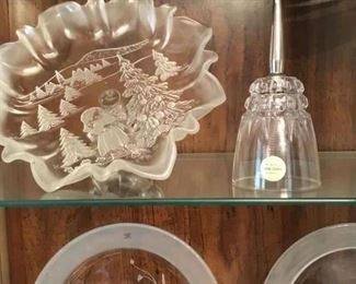 Bowl on stand & bell