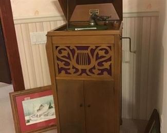 Vintage record player - works!