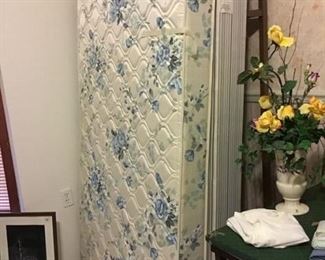 Mattress & box spring