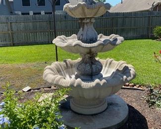 Outdoor 4 tier Fountain