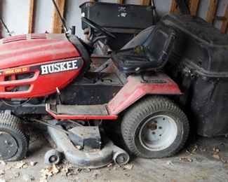 Huskee Riding Lawn Mower, 46 Inch Deck With Bagger, 21 HP Briggs And Stratton V-Twin Motor