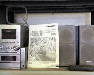 Panasonic CD Stereo System, Model SA-PM17, Includes Speakers Qty 2
