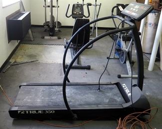 True Fitness 350 Treadmill, Model 350HRCB, Powers On