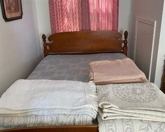 Antique full size bed