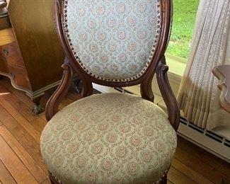 Beautiful carved mahogany parlor chair