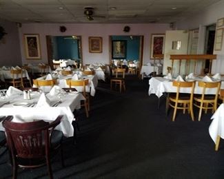 DINING ROOM FURNITURE/TABLE LINENS