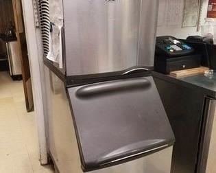 MANITOWAC COMMERCIAL ICE MAKER