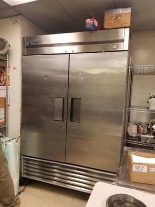 TRUE EQUIPMENT 2 SECTION FREEZER