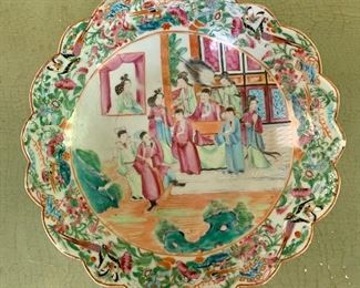 $150 Vintage famille rose bowl 10.25"D