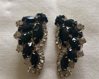 $10 Clipp earrings