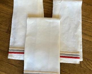 $15 3 embroidered hand towels