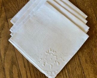 $10 set of 4 embroidered table napkins