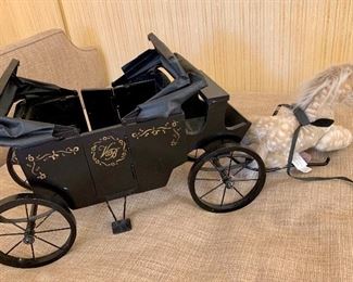 $25 North American Bear Co "Muffy's Landau Carriage" .  Approx 14" long.