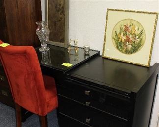 Collapsible dresser/ desk... 