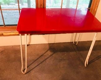 Vintage/Retro metal table