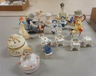 1003	COLLECTION OF MINIATURE FIGURINES AND COVERED BOXES
