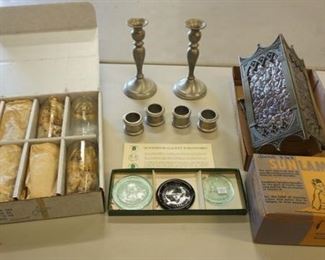 1050	LOT, ANNIVERSARY GLASSES IN BOX, SUN LAMP HUNTERDON CO GLASS TOUCHMARKS, CANDLESTICKS, NAPKIN RINGS AND DOOR BELL
