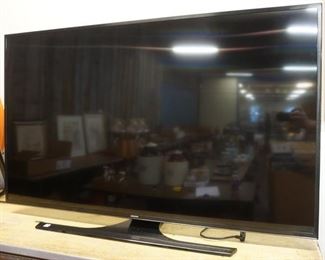 1068	55 IN SAMSUNG UHD TV
