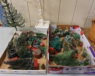 1111	LOT OF VINTAGE CHRISTMAS TREES
