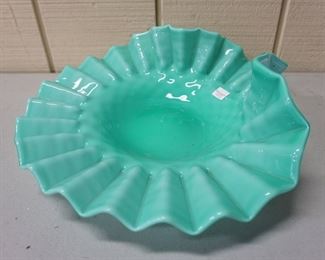1156	ART GLASS DIAMOND QUILTED BRIDES BOWL
