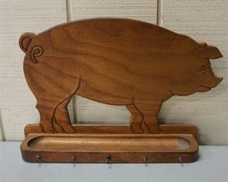1166	WOODEN PIG HANGING KEY RACK
